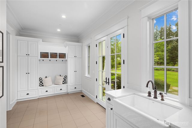 27126 SE Grand Ridge Drive, Issaquah, WA 98029