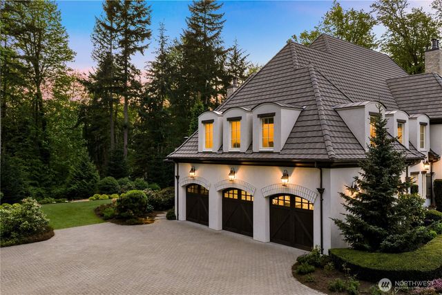 27126 SE Grand Ridge Drive, Issaquah, WA 98029