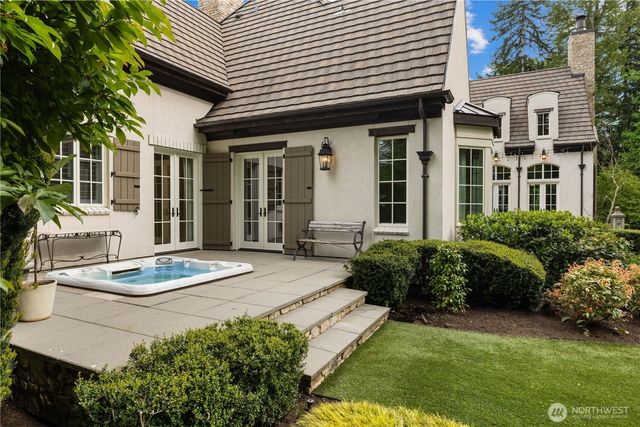 27126 SE Grand Ridge Drive, Issaquah, WA 98029