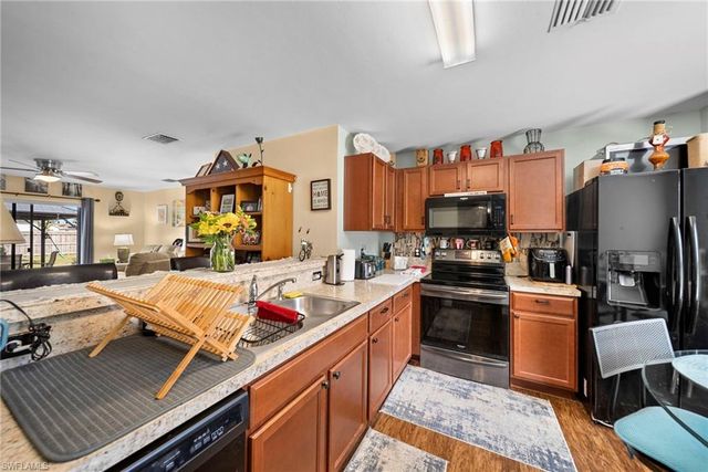 427 3rd ST, Cape Coral, FL 33993