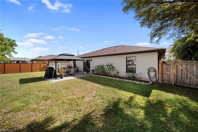 427 3rd ST, Cape Coral, FL 33993