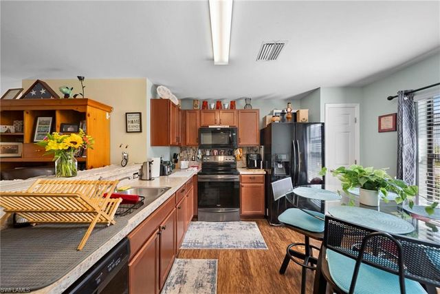 427 3rd ST, Cape Coral, FL 33993