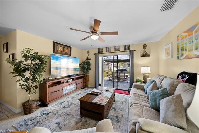 427 3rd ST, Cape Coral, FL 33993