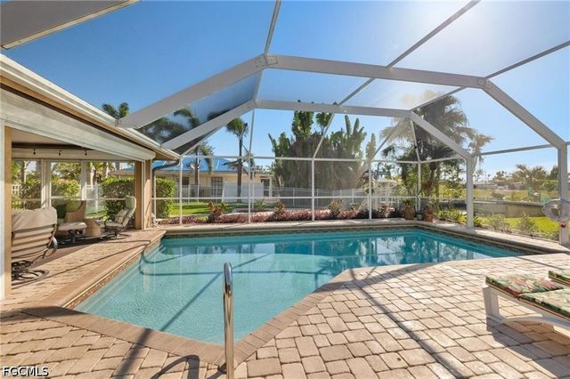 1704 Palaco Grande PKWY, Cape Coral, FL 33904