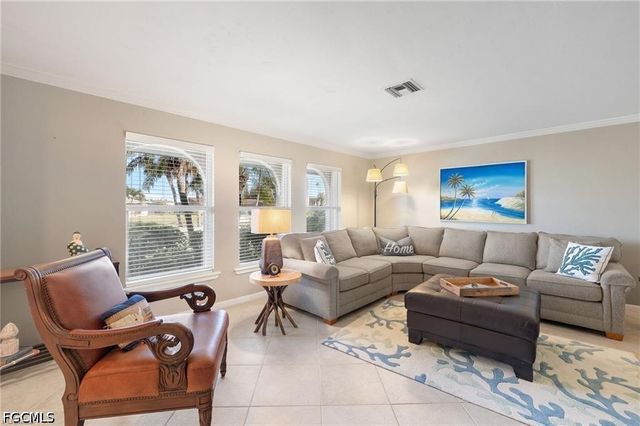 1704 Palaco Grande PKWY, Cape Coral, FL 33904