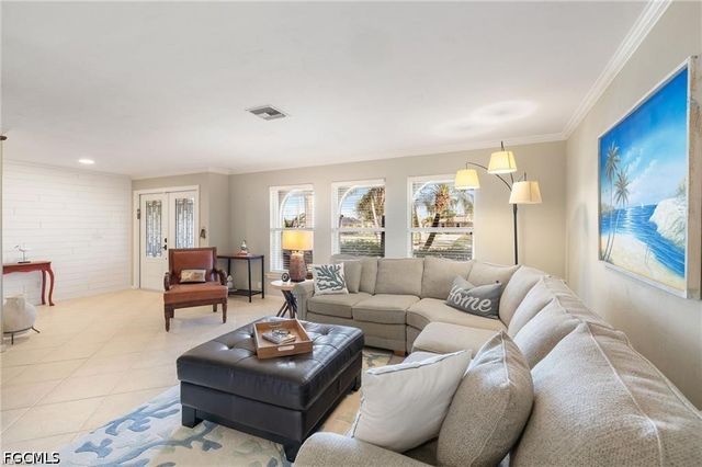 1704 Palaco Grande PKWY, Cape Coral, FL 33904
