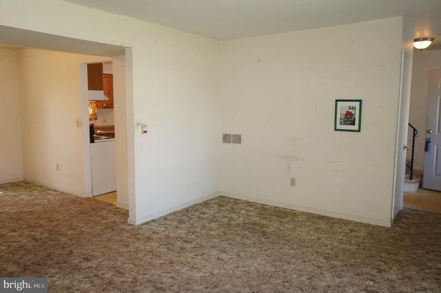 783 BLUE JAY RD, Harrisburg, PA 17111
