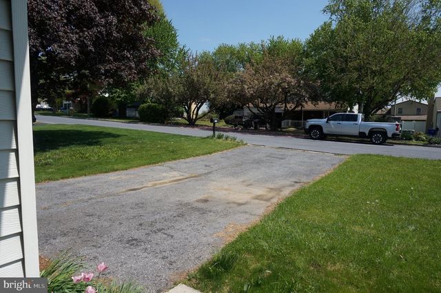 783 BLUE JAY RD, Harrisburg, PA 17111