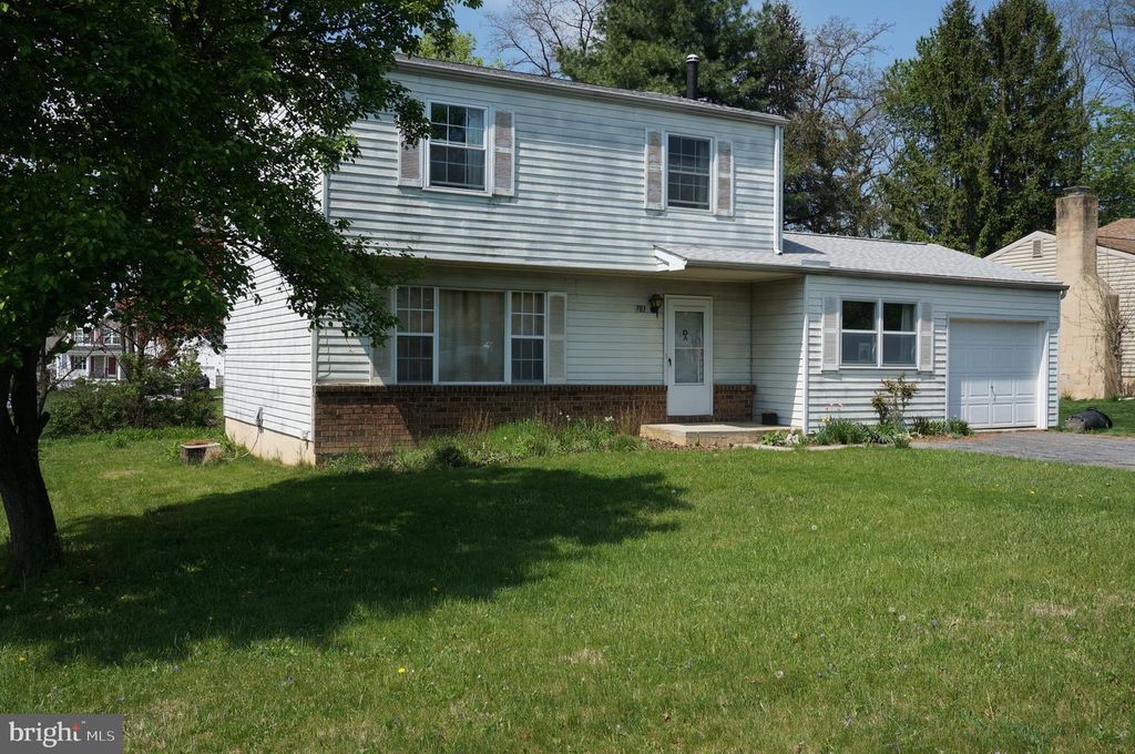 783 BLUE JAY RD, Harrisburg, PA 17111