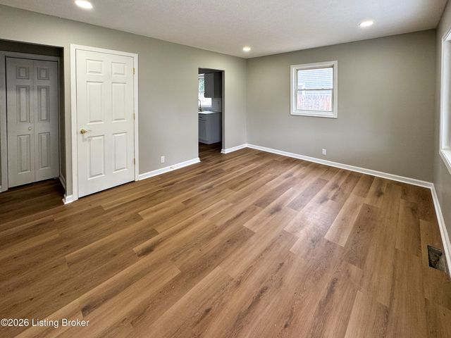 1728 Nelson Ave, Louisville, KY 40216