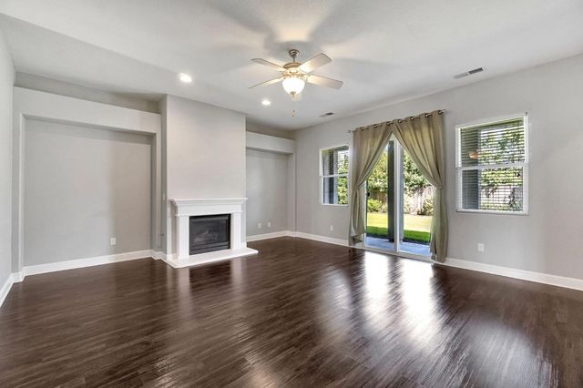 2852 Geary Avenue, Sanger, CA 93657