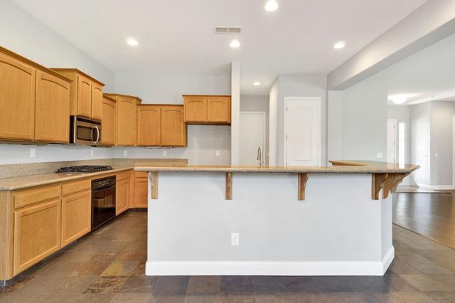 2852 Geary Avenue, Sanger, CA 93657