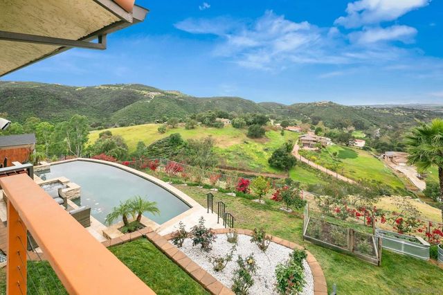 29509 Hoxie Ranch Rd, Vista, CA 92084