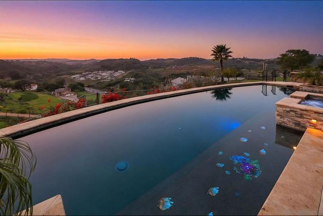 29509 Hoxie Ranch Rd, Vista, CA 92084