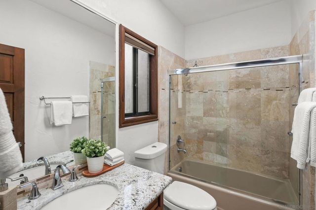 29509 Hoxie Ranch Rd, Vista, CA 92084