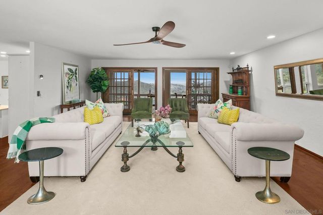29509 Hoxie Ranch Rd, Vista, CA 92084
