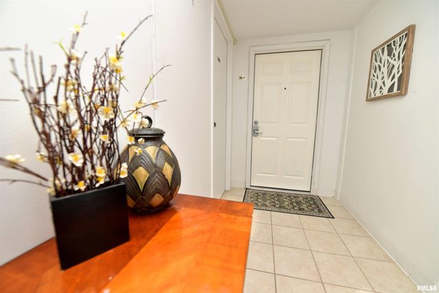 123 SW JEFFERSON Avenue W6A-B, Peoria, IL 61602