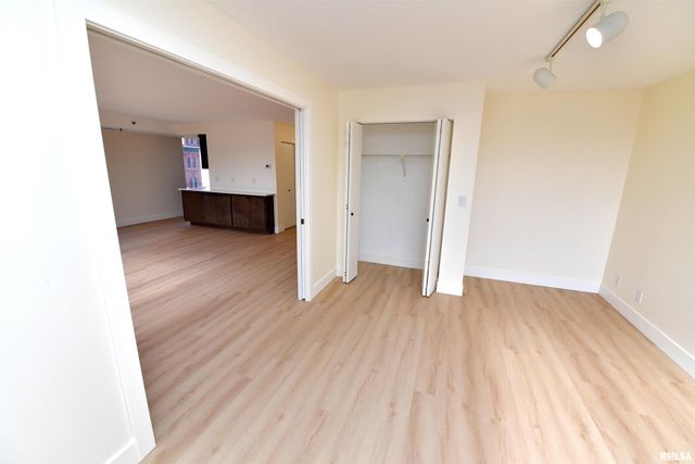 123 SW JEFFERSON Avenue W6A-B, Peoria, IL 61602