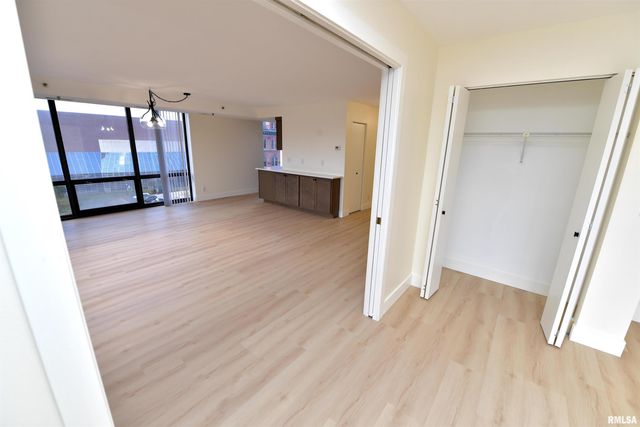 123 SW JEFFERSON Avenue W6A-B, Peoria, IL 61602