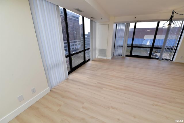 123 SW JEFFERSON Avenue W6A-B, Peoria, IL 61602