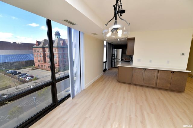 123 SW JEFFERSON Avenue W6A-B, Peoria, IL 61602