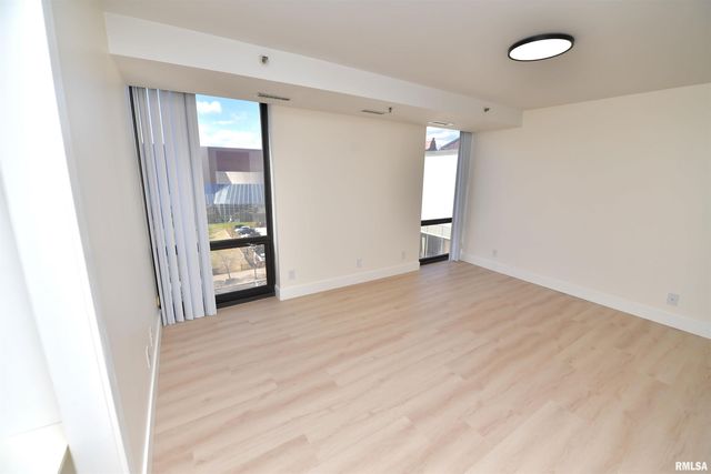 123 SW JEFFERSON Avenue W6A-B, Peoria, IL 61602