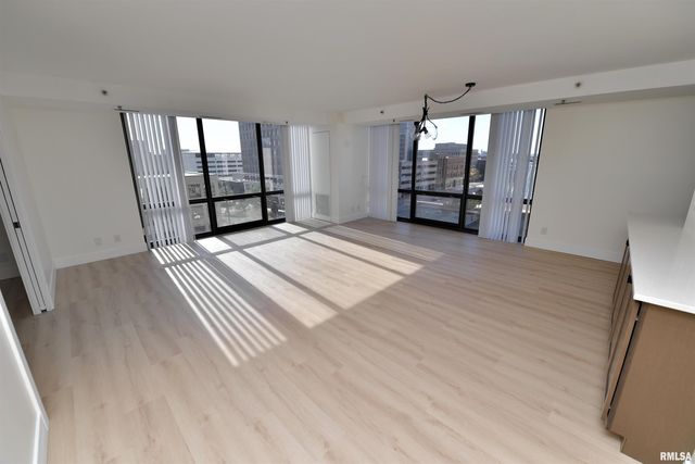 123 SW JEFFERSON Avenue W6A-B, Peoria, IL 61602