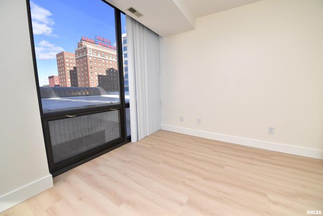 123 SW JEFFERSON Avenue W6A-B, Peoria, IL 61602