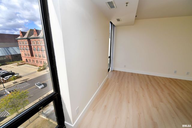 123 SW JEFFERSON Avenue W6A-B, Peoria, IL 61602