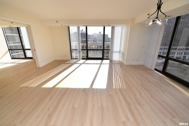 123 SW JEFFERSON Avenue W6A-B, Peoria, IL 61602