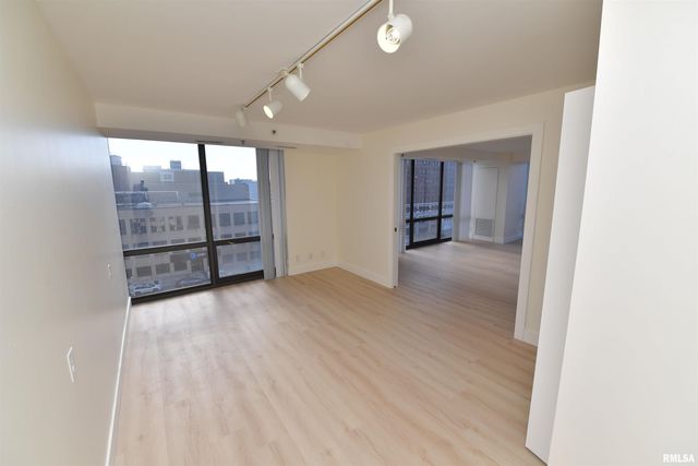 123 SW JEFFERSON Avenue W6A-B, Peoria, IL 61602