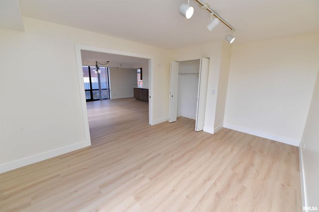 123 SW JEFFERSON Avenue W6A-B, Peoria, IL 61602