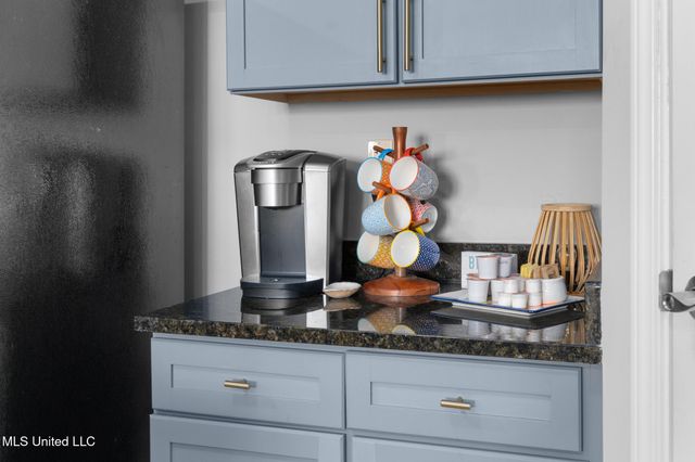 1200 Beach Drive, 104, Gulfport, MS 39507