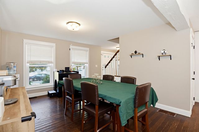 62 Robinson Road, Nashua, NH 03060