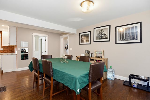 62 Robinson Road, Nashua, NH 03060
