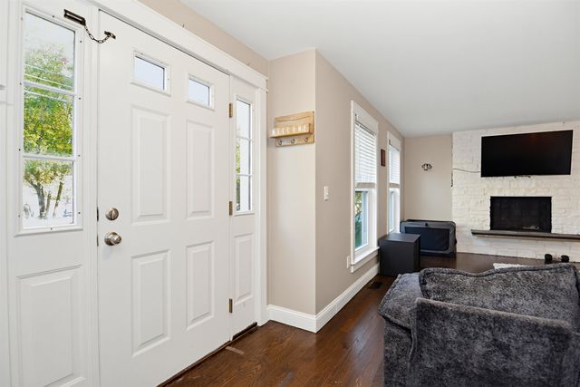 62 Robinson Road, Nashua, NH 03060