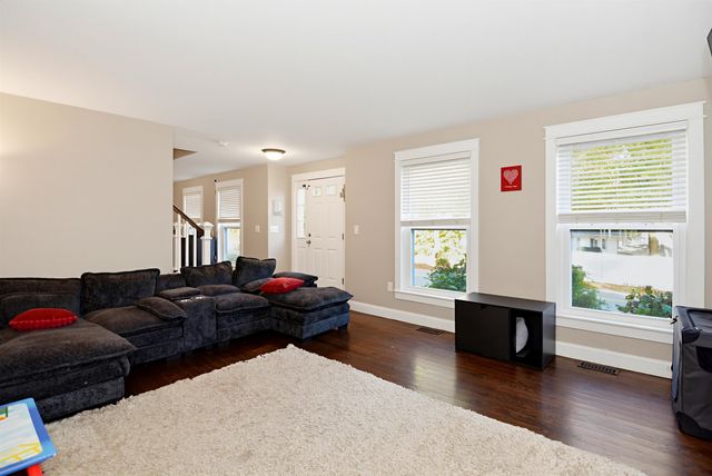 62 Robinson Road, Nashua, NH 03060
