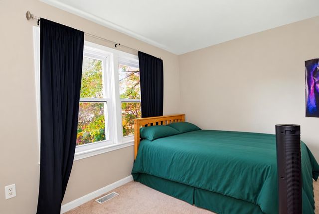 62 Robinson Road, Nashua, NH 03060
