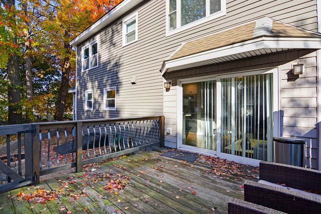62 Robinson Road, Nashua, NH 03060