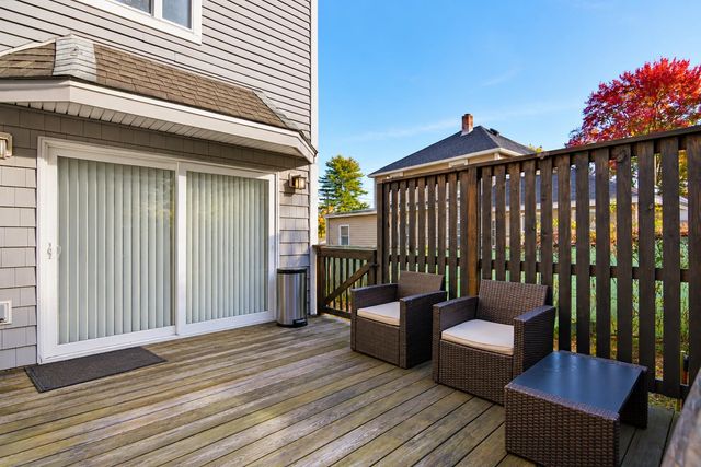 62 Robinson Road, Nashua, NH 03060