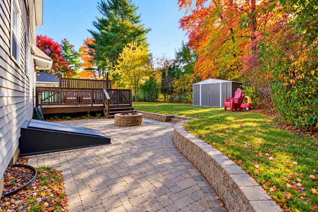 62 Robinson Road, Nashua, NH 03060