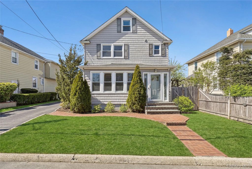 11 Miller Street 2, Glen Cove, NY 11542