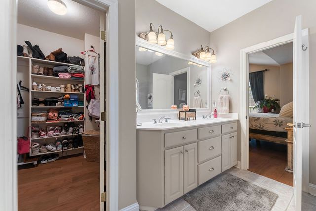 14203 Andover Lane, Rogers, AR 72756
