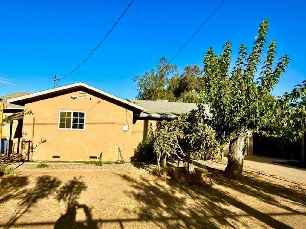 1672 N Valentine Avenue, Fresno, CA 93722