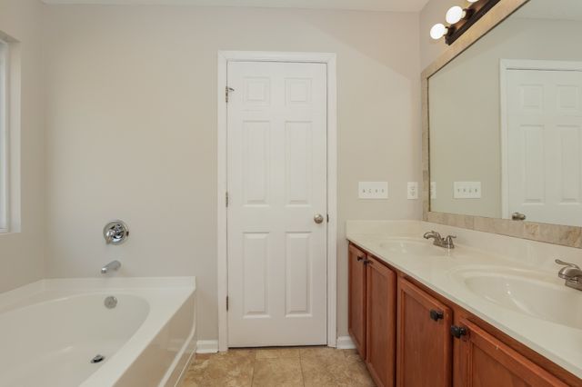 3516 Almar Knot Dr, Murfreesboro, TN 37128