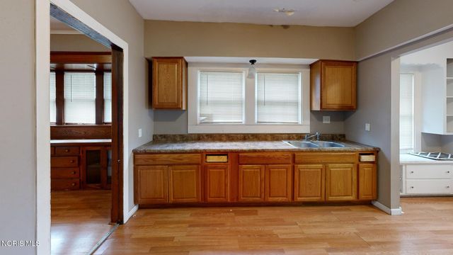 2118 Airport Highway, Toledo, OH 43609