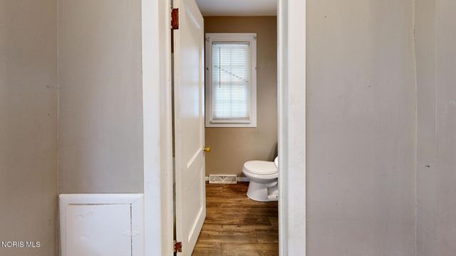 2118 Airport Highway, Toledo, OH 43609