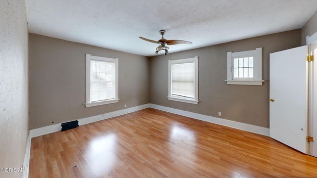 2118 Airport Highway, Toledo, OH 43609