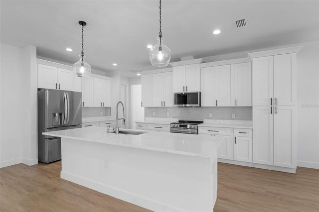 1566 KNOTTY PINE AVENUE, North Port, FL 34288