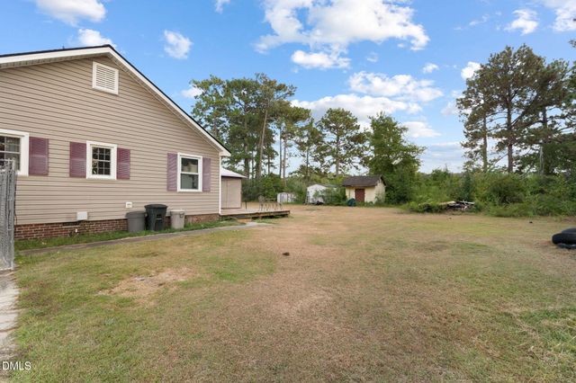 3523 Farm Circle Road, Fayetteville, NC 28306